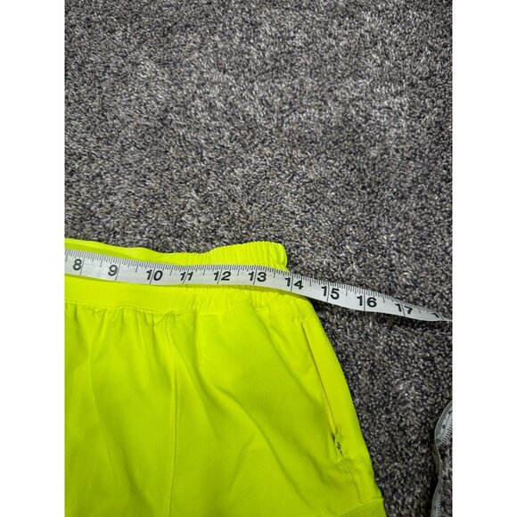 Lululemon Hotty Hot Short II *2.5" Highlight Yellow Sz 8 EUC - Picture 4 of 5